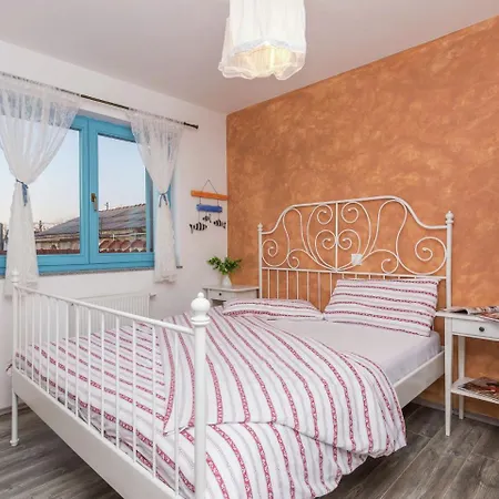Charming Villa With Private Heatable Pool *