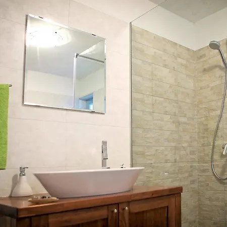 Charming With Private Heatable Pool